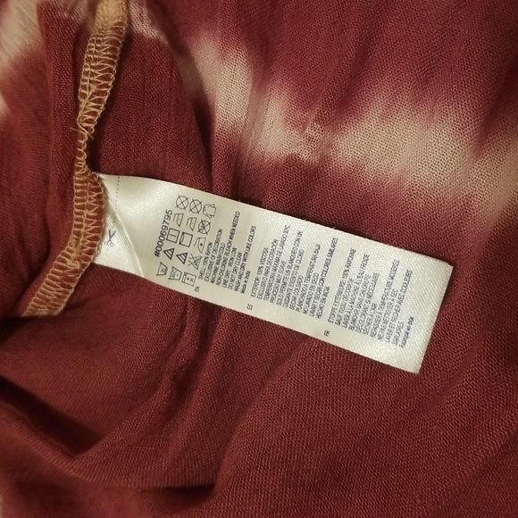 💥3 for $10💥 Forever 21 Pink Tie Dye Style Flowy Crop Top with Crochet V-Neck - Picture 7 of 8